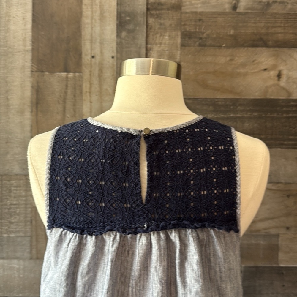 Liz Lange Maternity top XSmall elegant floral lace pregnancy summer vacation - Picture 6 of 12